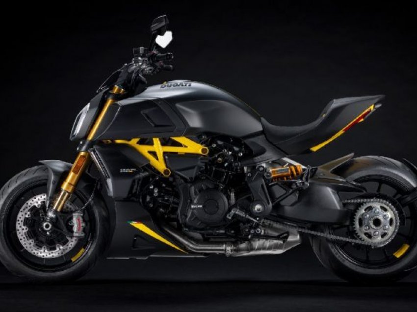 Ducati prezanton modelin e ri të motoçikletës Diavel 1260 S Black and Steel