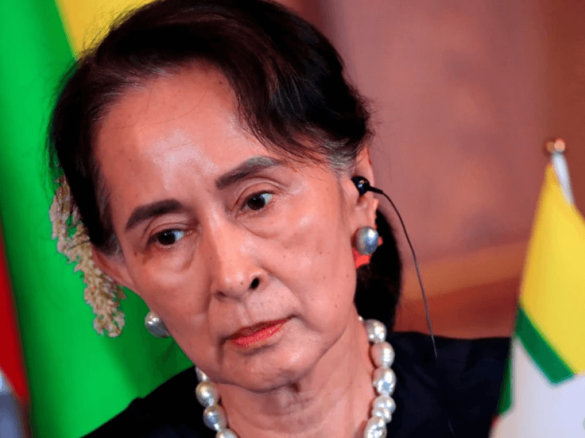 Aung San Suu Kyi del në gjyq në Mianmar