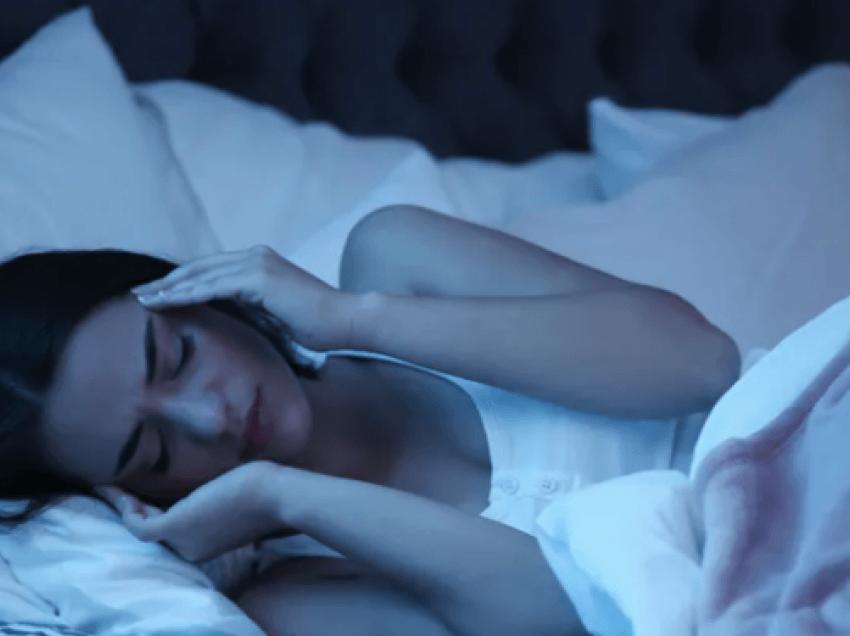 Si të fleni brenda pak sekondave nëse keni problem me gjumin?