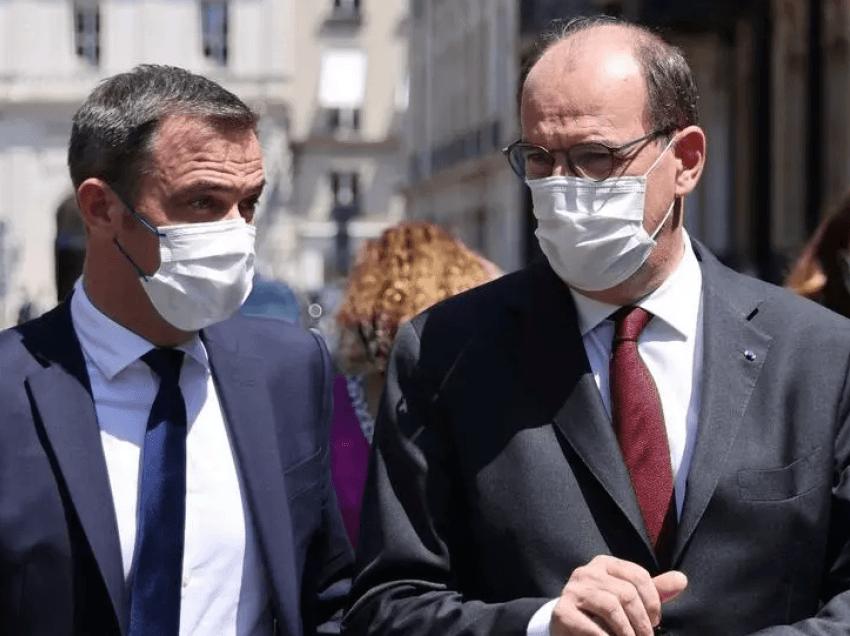 Franca heqë dorë nga bartja e maskës në ambiente të hapura