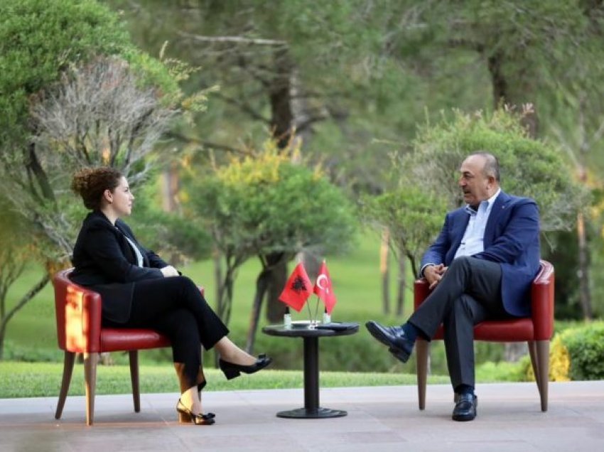 Ministrja Xhaçka pritet në Turqi nga homologu Cavushoglu, dakordOhen për rritjen e bashkëpunimit në disa fusha