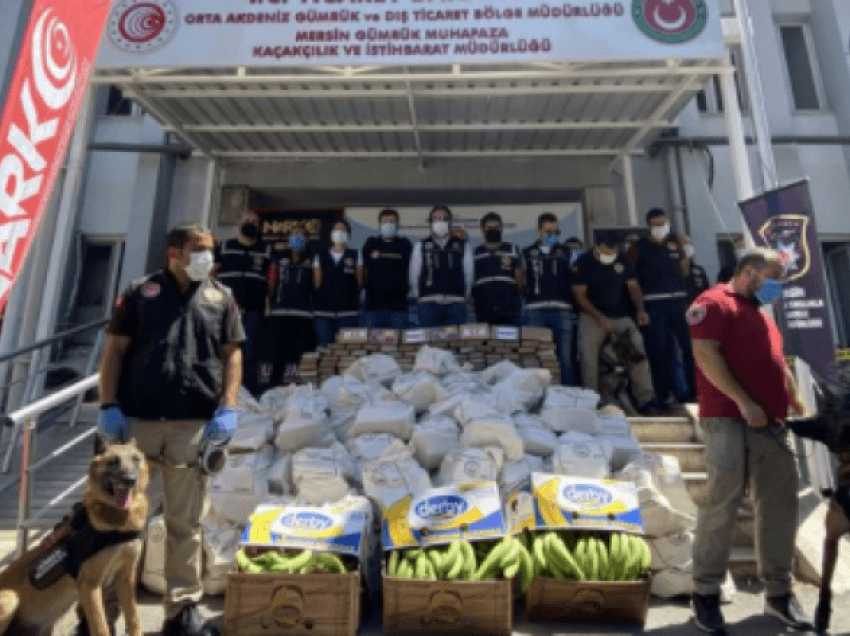 Konfiskimi më i madh në historinë e Turqisë, gjendet kokaina midis bananeve 