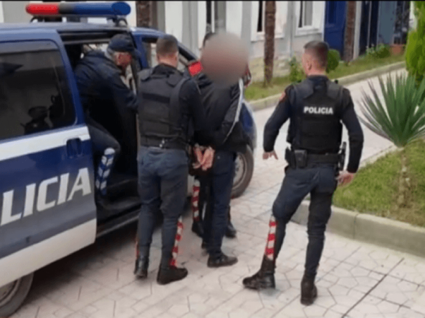 Arrestohen dy të rinj në Durrës/ I vodhën para në portofol shtetasit polak
