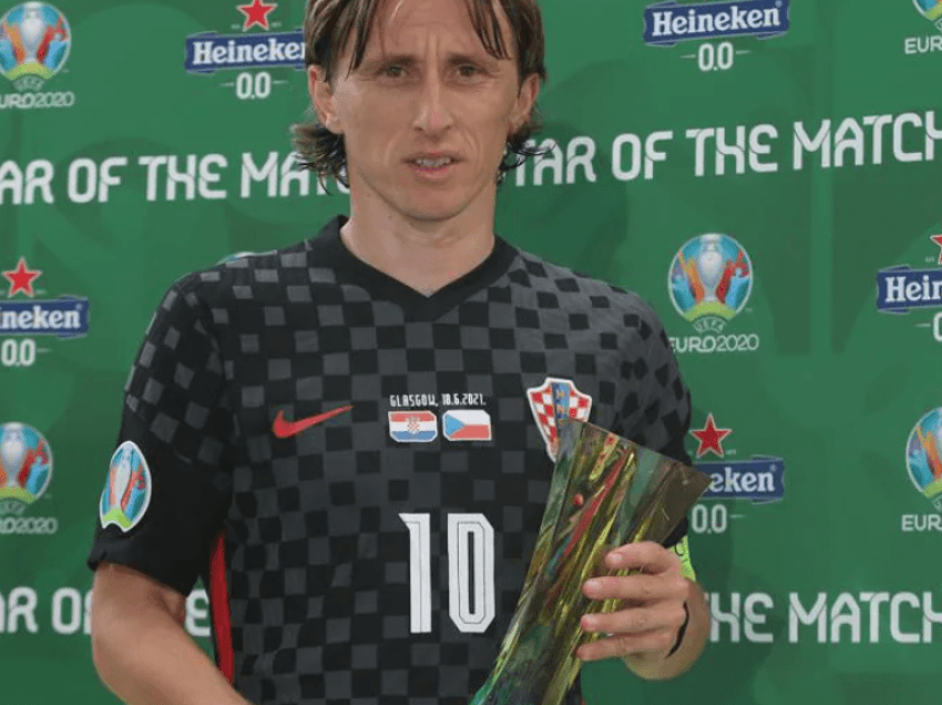 Kroaci – Çeki, Luka Modric shpallet futbollisti i ndeshjes