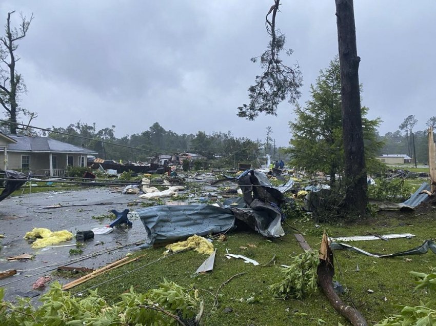 Dëme të mëdha në parkun Alabama-s mes stuhisë tropikale