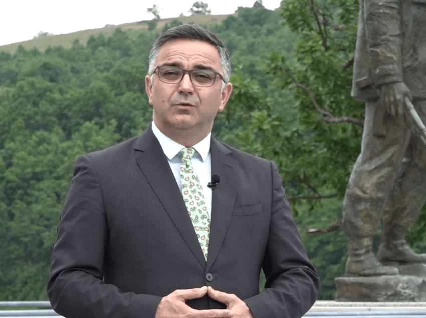 Tahiri i AAK-së flet për arkivat e UÇK-së: Bislimi duhet të ketë kujdes me palën serbe