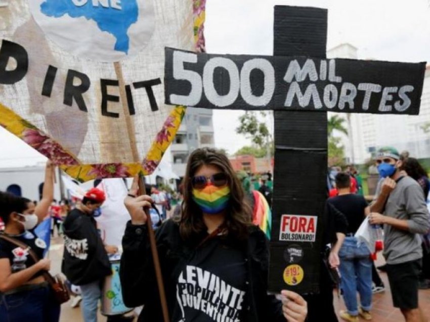 Brazilianët protestojnë kundër Bolsonaros, thonë se nuk e menaxhoi si duhet pandeminë