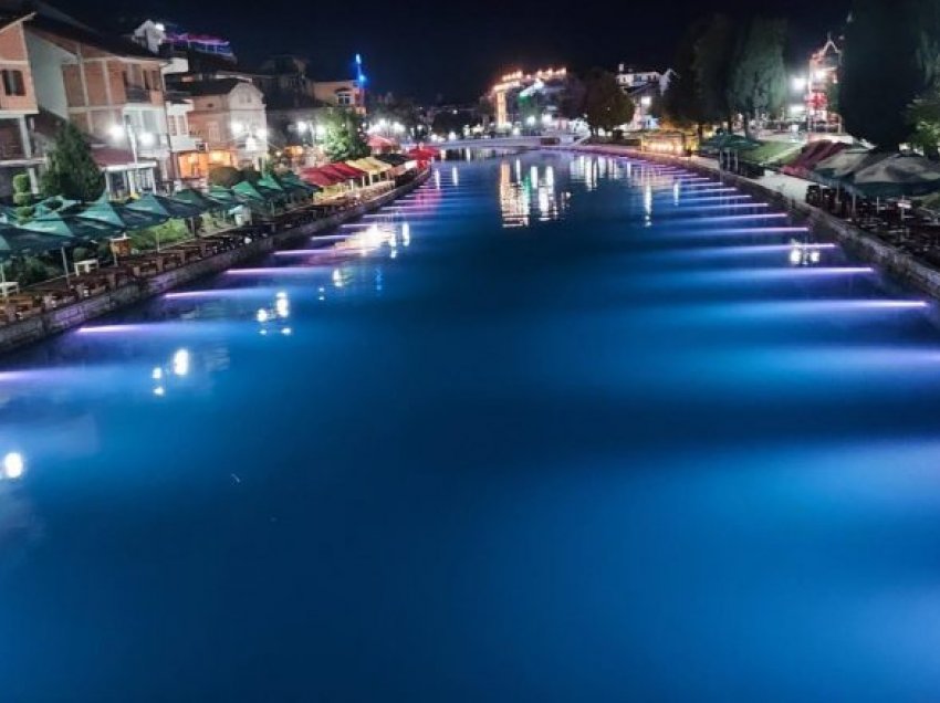 Ndriçohet Drini i Zi në Strugë i cili kushtoi mbi 100 mijë euro