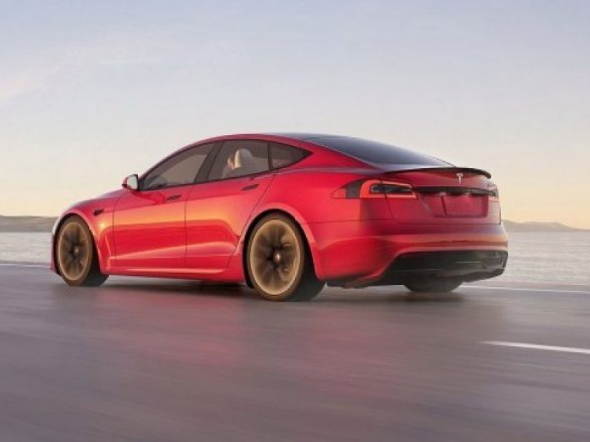 Sa ka fuqi Teslas Plaid në krahasim me veturat me benzinë?