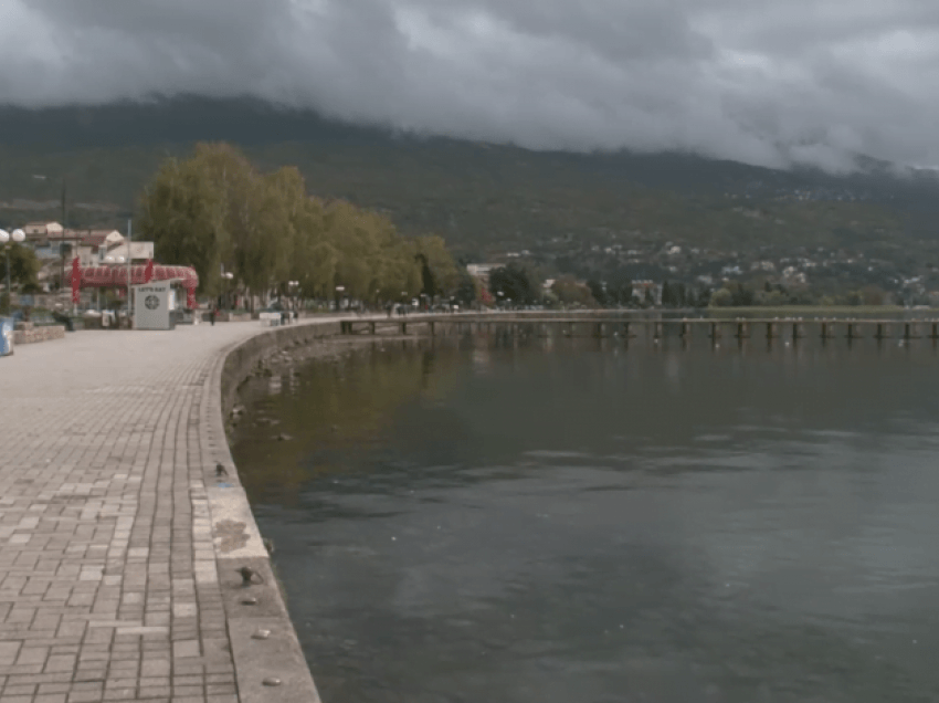 Vazhdon betonizimi i bregut të liqenit të Ohrit, аmbientalistët kërkojnë reagim urgjent