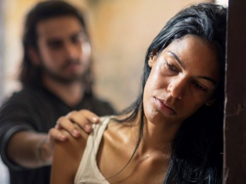 Pse është e vështirë për gratë të shkëputen nga një marrëdhënie abuzive?