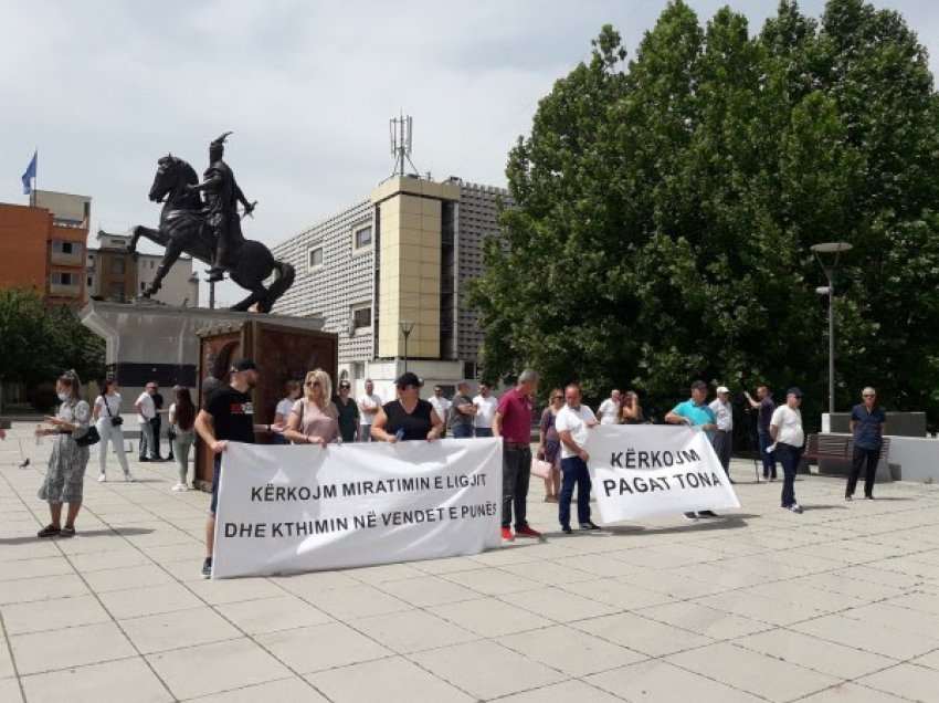 ​Punëtorët e Lotarisë së Kosovës sërish protestojnë
