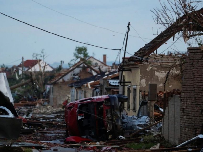 Së paku tri viktima nga tornadoja në Republikën Çeke