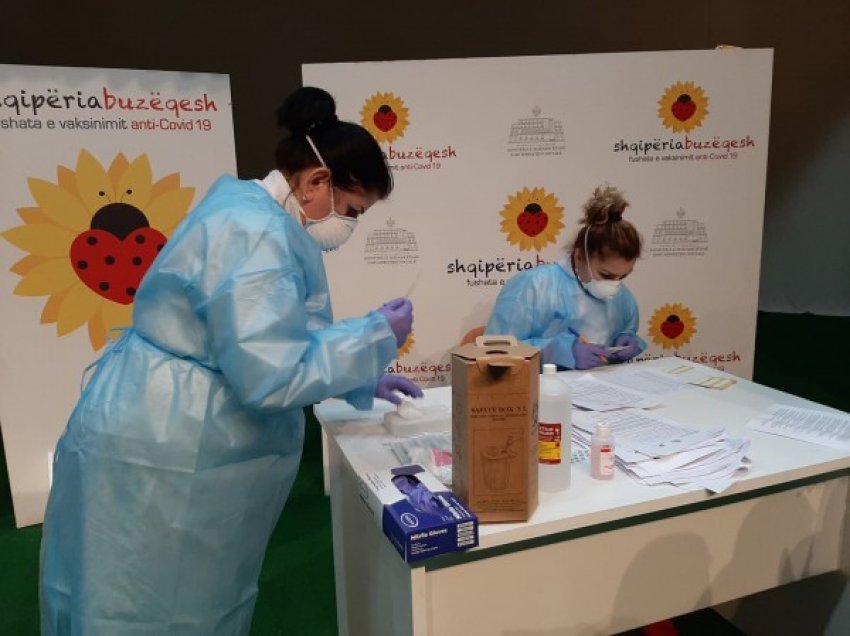 ​Dy ditë vaksinim për qytetarët mbi 18 vjeç në Shqipëri