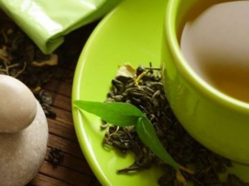 Pse nuk duhet të pini çaj jeshil para gjumit?