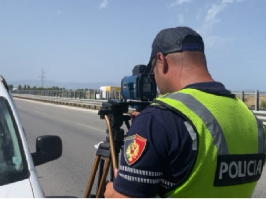 Policia aksion në autostradën Vlorë-Fier pas aksidentit me 4 viktima