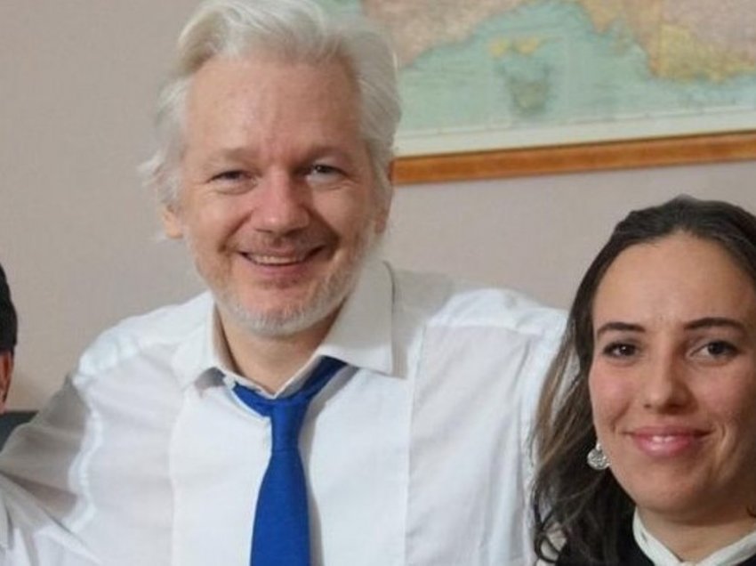 Julian Assange planifikon martesën në burg!