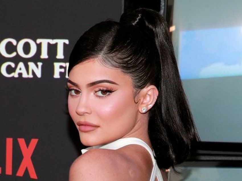 Kylie Jenner zbulon ndryshimet e linjës së saj kozmetike