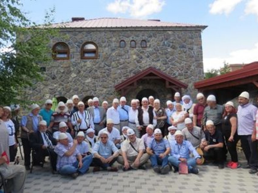 Një manifestim i dinjitetshëm kulturor në Stankaj të Rugovës