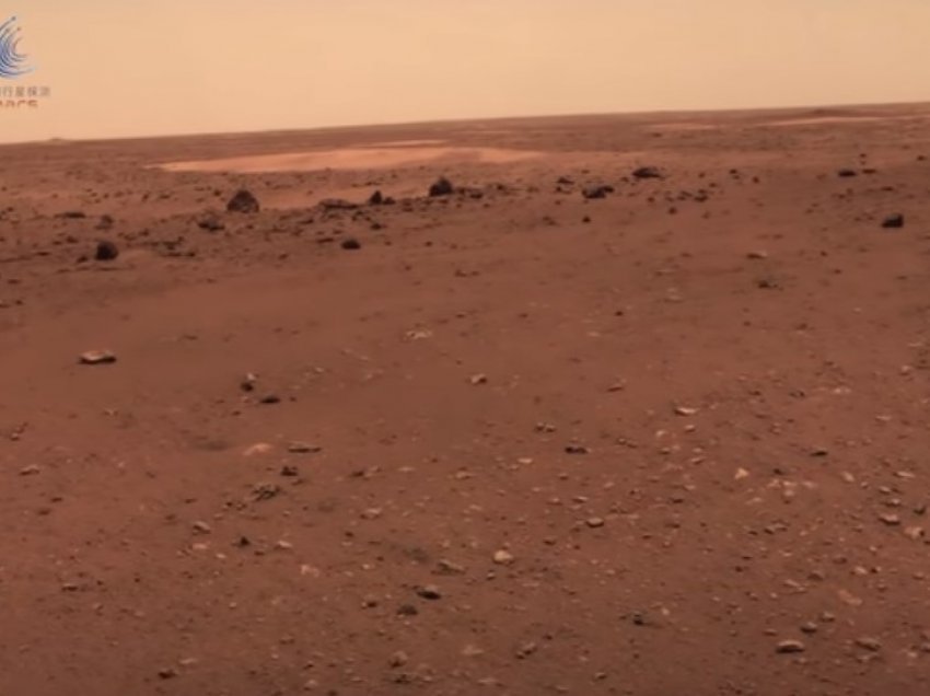 Publikohen pamjet e para të Marsit nga sonda kineze