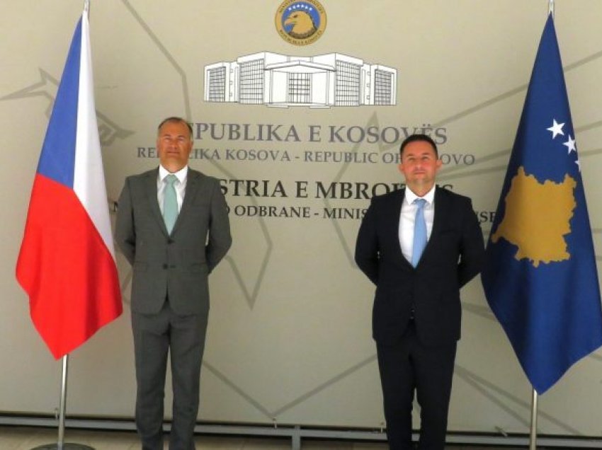 Mehaj takohet me ambasadorin e Çekisë, konfirmohet mbështetja për Kosovën