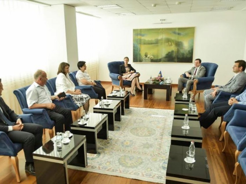 Kurti priti në takim Bordin e përkohshëm të drejtorëve të Ndërmarrjes Publike Hidroekonomike “Ibër-Lepenc”
