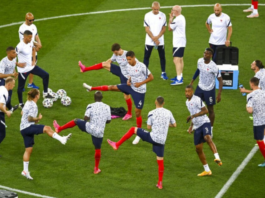 Shpalosen detajet e përplasjes mes futbollistëve të Francës