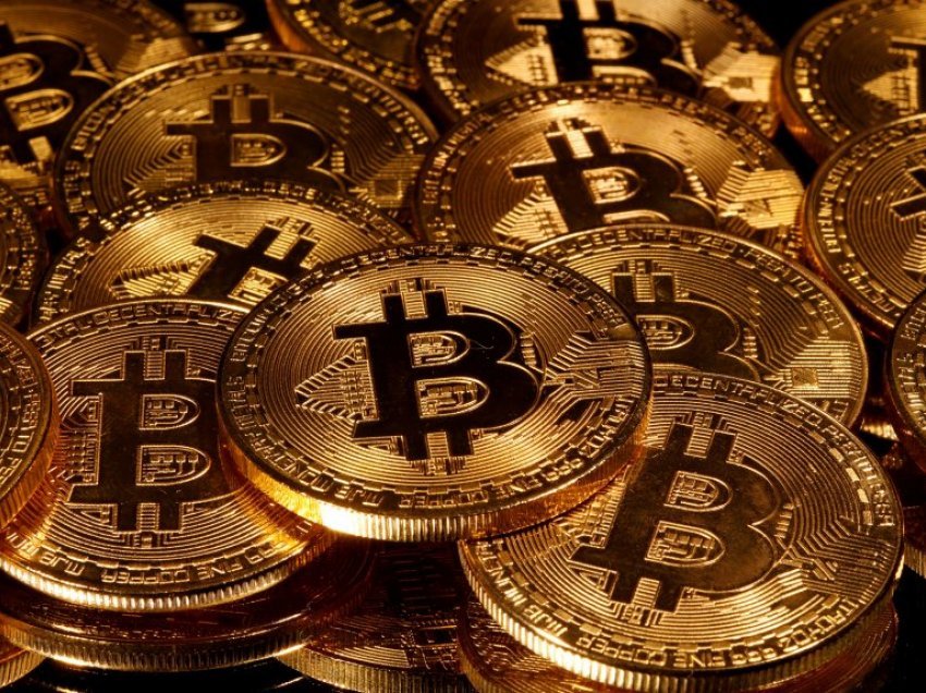Vlera e Bitcoinit po vazhdon të bjerë