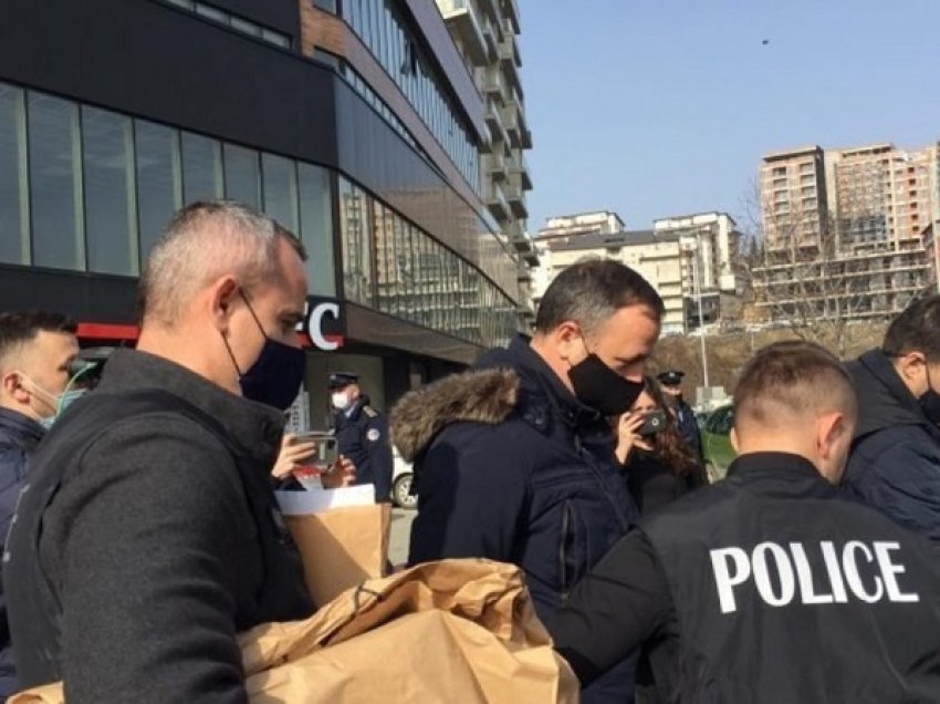 Vazhdon aksioni ‘Subvencionet’, arrestohet edhe një zyrtar nga Komuna e Pejës