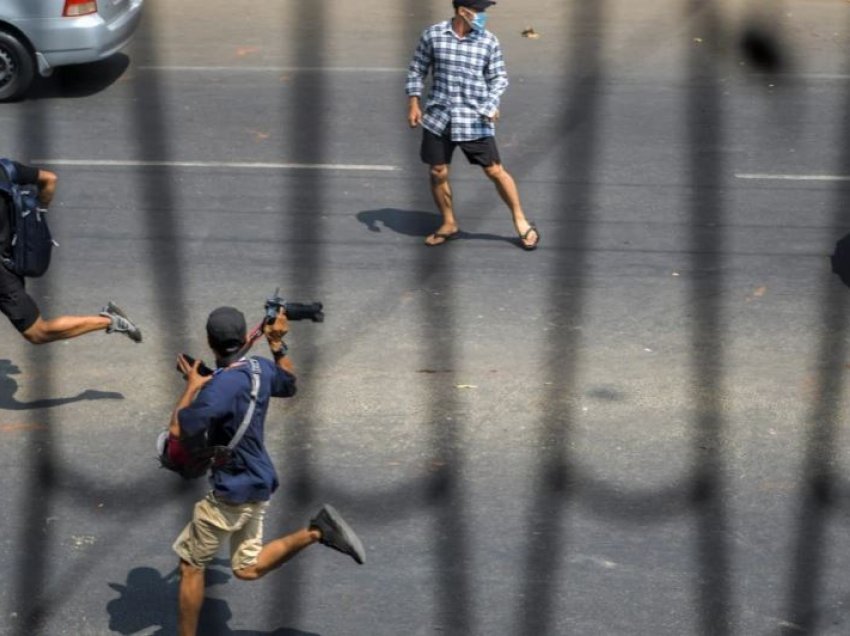 Arrestohen 6 gazetarë që po raportonin për trazirat në Mianmar