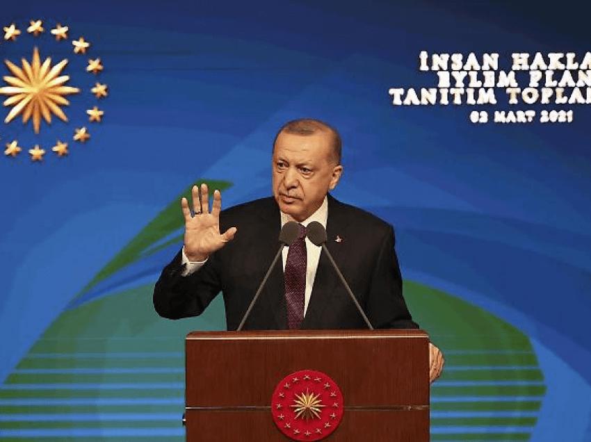 Pavarësisht prej mijëra të burgosurve, Erdogan paraqet planin për të drejtat e njeriut