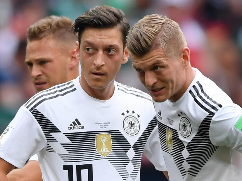 Toni Kroos: Më cilësuan si nazist kur reagova për pensionimin e Mesut Ozil
