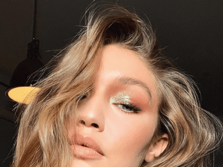 Gigi Hadid eksperimenton me këtë ngjyrë të guximshme flokësh që mund të jetë trendi i pranverës