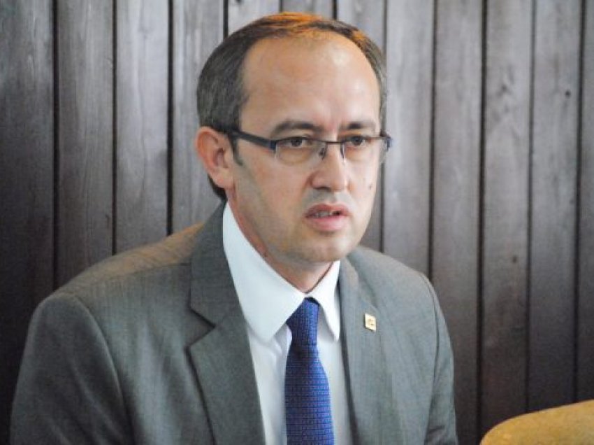 Avdullah Hoti kritikon draftin e projektligjit për paga
