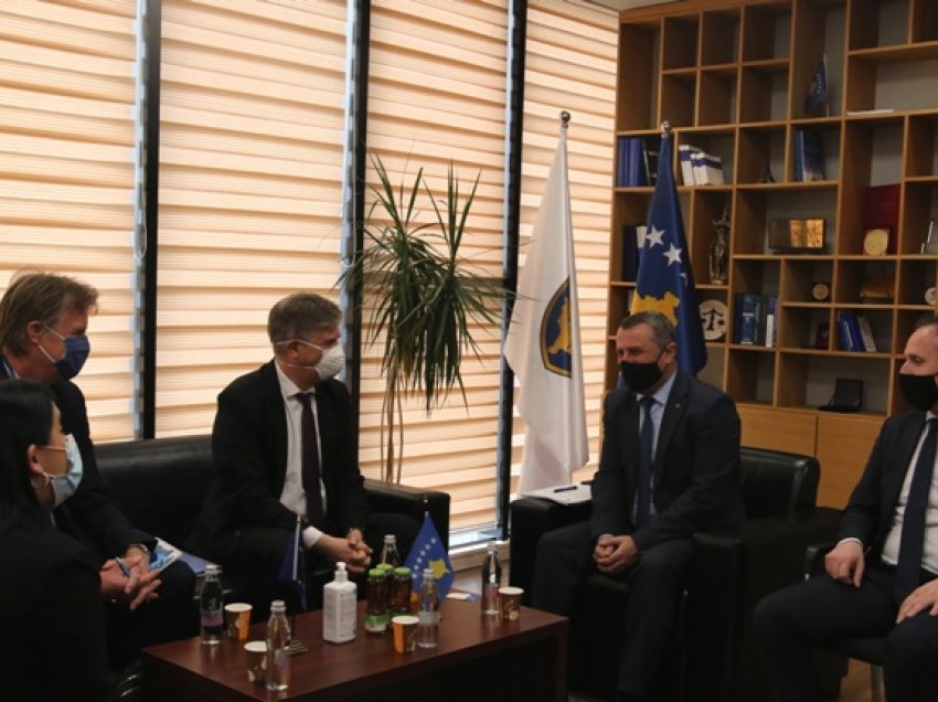 Kryeprokurori Isufaj takohet me shefin e EULEX-it, flasin për fuqizimin e sundimit të ligjit