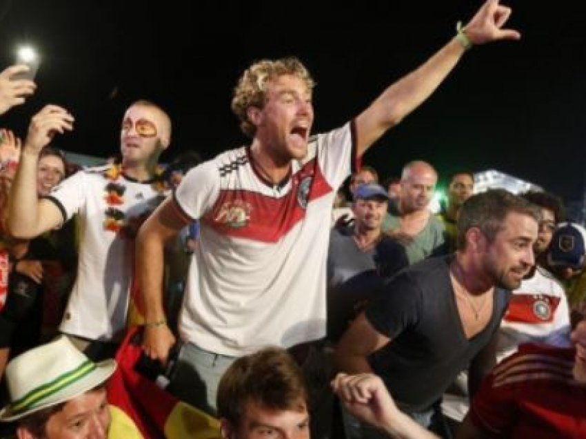 Fansat i kërkojnë kombëtares së Gjermanisë të bojkotoj Kupën e Botës 2022 
