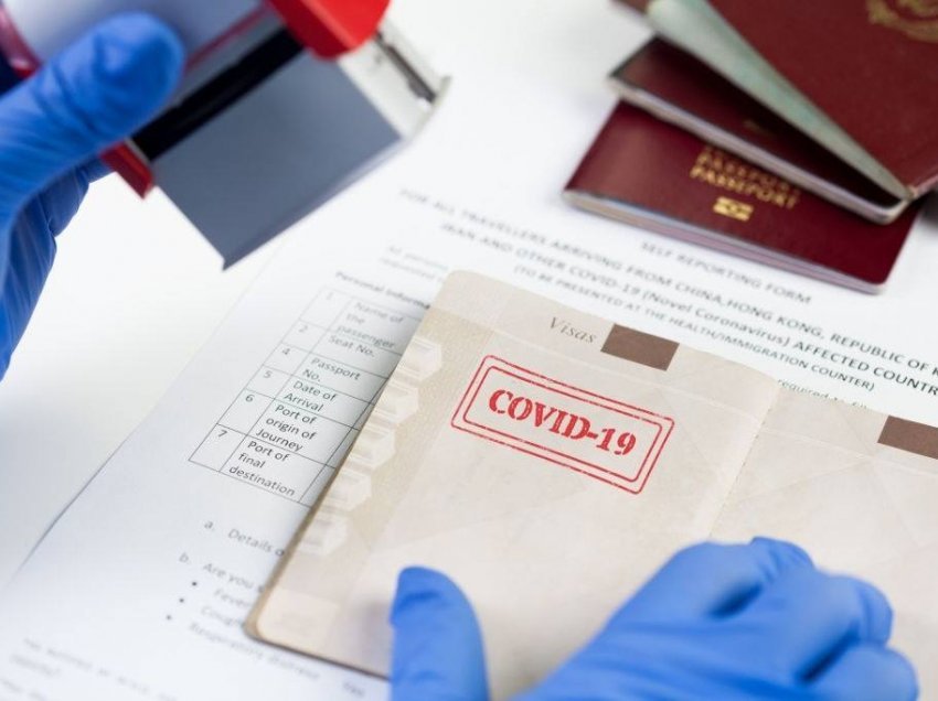 Kina, shteti i parë që pajiset me pasaportën e udhëtimit Covid