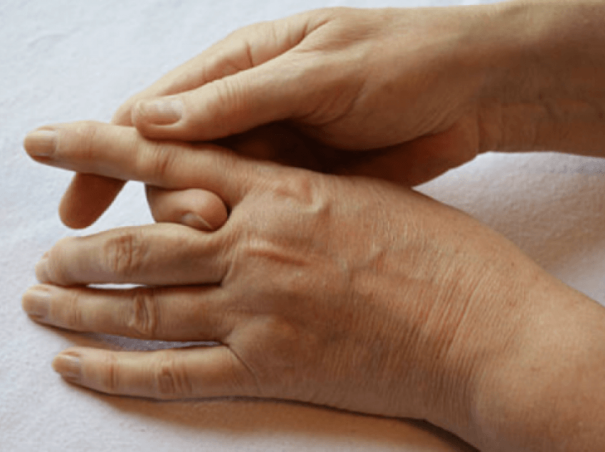 ​5 gjëra që duart tuaja mund të zbulojnë menjëherë për shëndetin tuaj