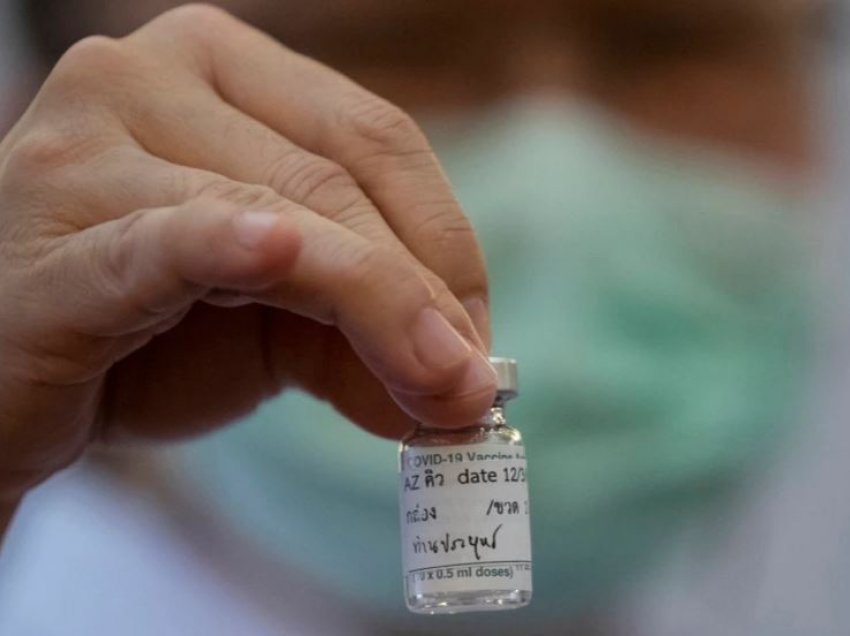Pezullohet vaksinimi me AstraZeneca në disa vende; Ekspertët: nuk ka arsye për shqetësim