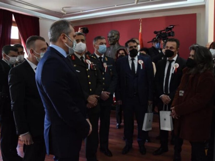 Manastir, shënohet 122-vjetori i diplomimit të Ataturkut, i pranishëm edhe Zv/ministri Hasani