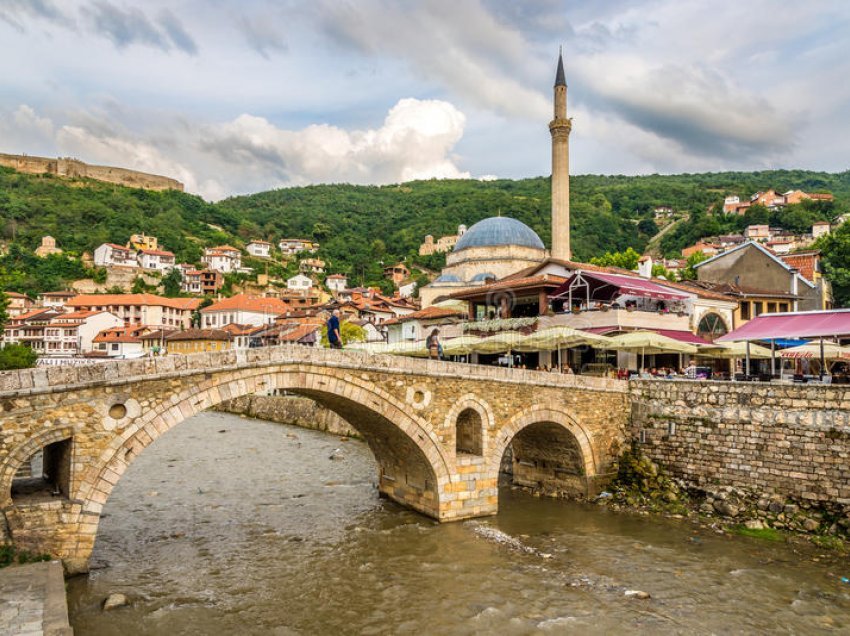 ​Komuna e Prizrenit nuk përfill vendimin e OShP-së, shpall fituese të tenderit kompaninë e njëjtë