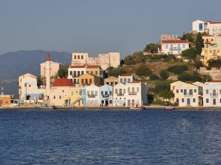 Greqia nën presion nga COVID, por këto tetë ishuj të vendit shpallen zyrtarisht të ‘lirë’ nga virusi