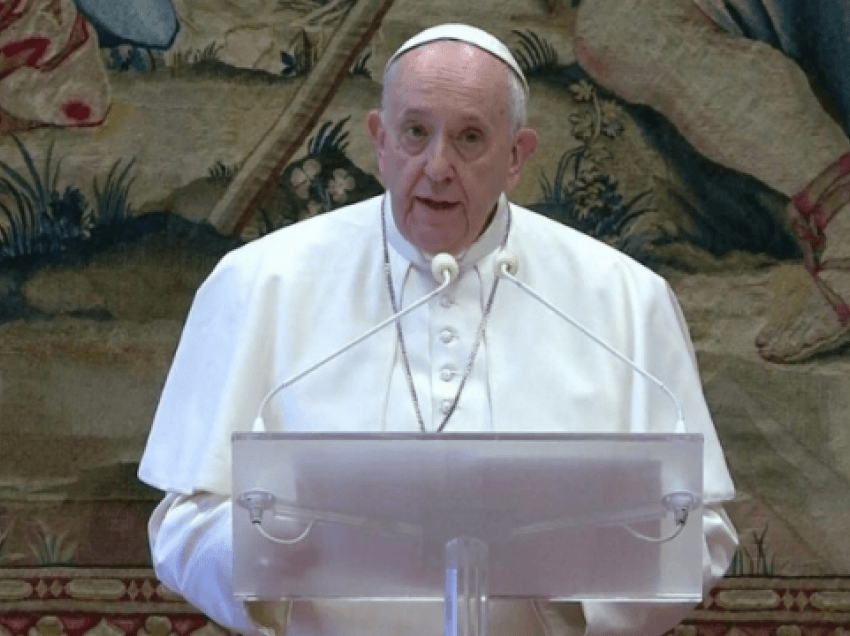 10 vjet luftë në Siri, Papa Françesku bën thirrje t’i jepet fund konfliktit të armatosur