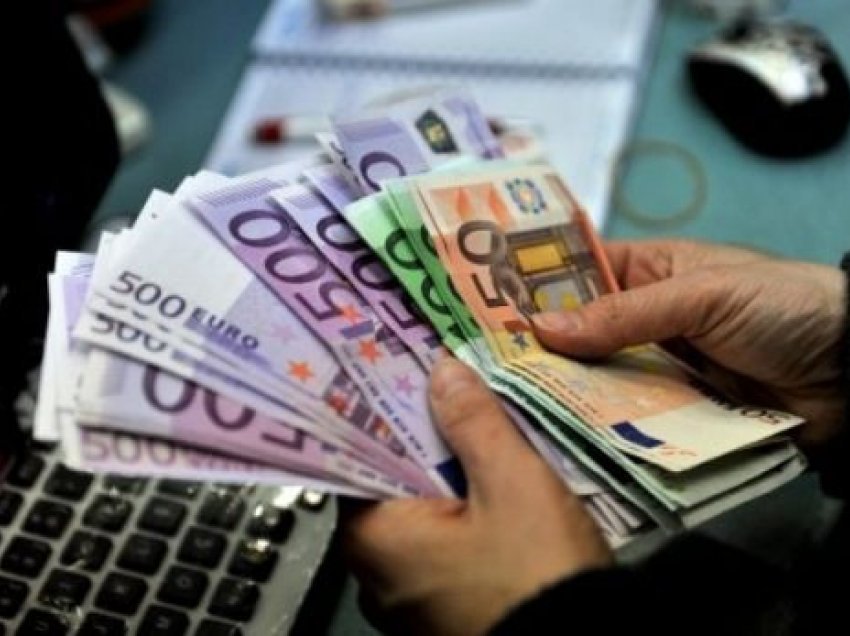 Prizren: I dërgojnë mesazh se ka fituar një dhuratë, qytetari mashtrohet dhe paguan rreth 20 mijë euro