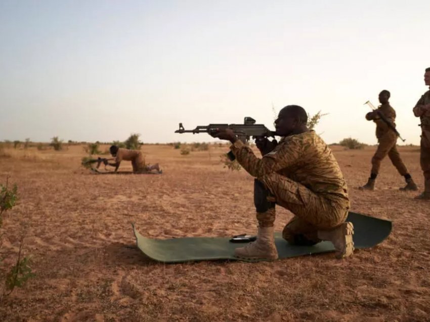 Disa burra të armatosur vrasin 58 civilë në Nigeri