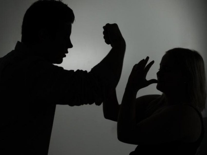 Pandemia ka futur frikë ekzitenciale, duke shtuar dhunën në familje 