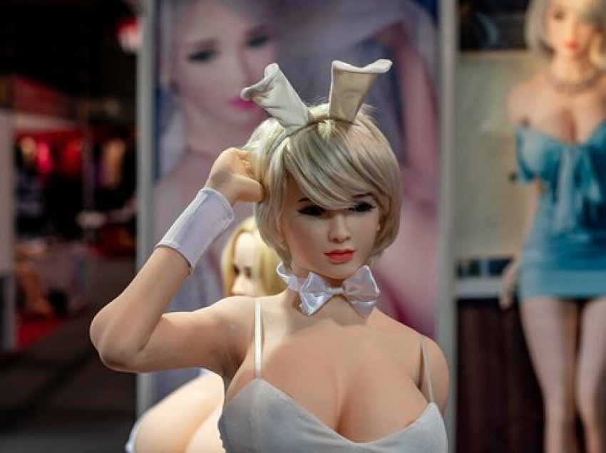 Mbyllen hotelet me kukulla-seksi në Kinë për shkak se...