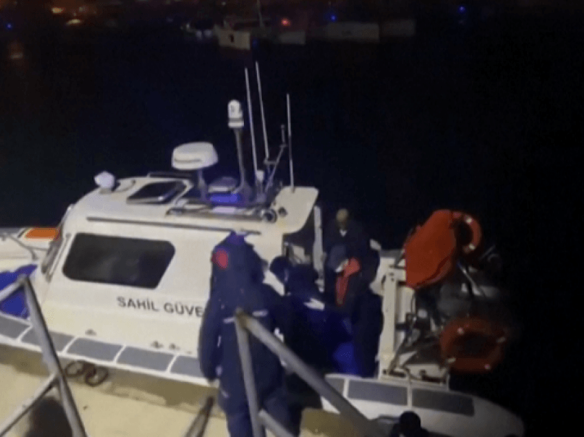 Tre viktima në Egje, Turqia akuza Greqisë: Refugjatët u lidhën, u rrahën dhe u hodhën në det