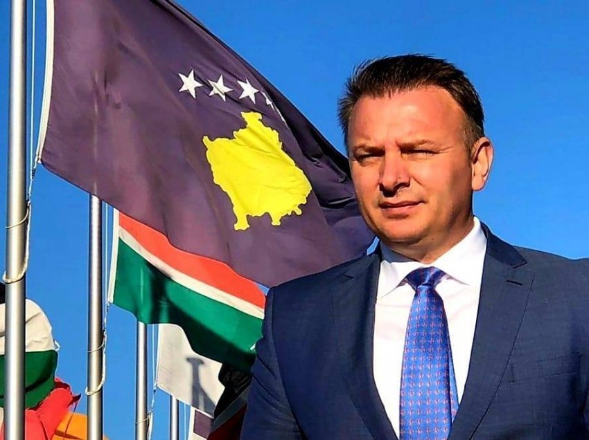 Ambasadori Zemaj: Vuçiq, në vend të kërkimfaljes, po shpif e mashtron opinionin