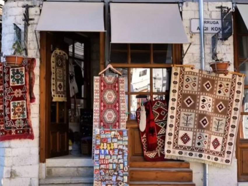 Rama tregon ndryshimet në Pazarin e Gjirokastrës: Ju uroj një të dielë të bukur